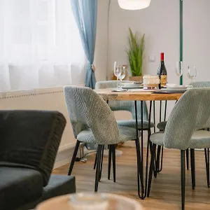 2-zimmer Themen-apartment Im Zentrum, Naehe Oper Apartment